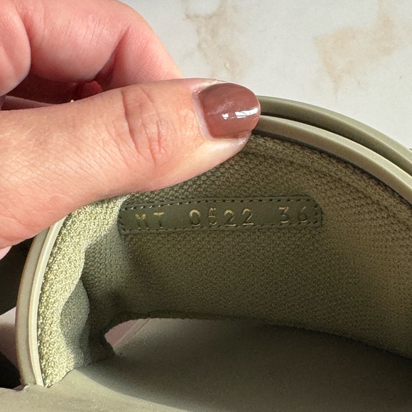 Dior Dio(r)evolution Slide Sandal - Picture 7 of 9